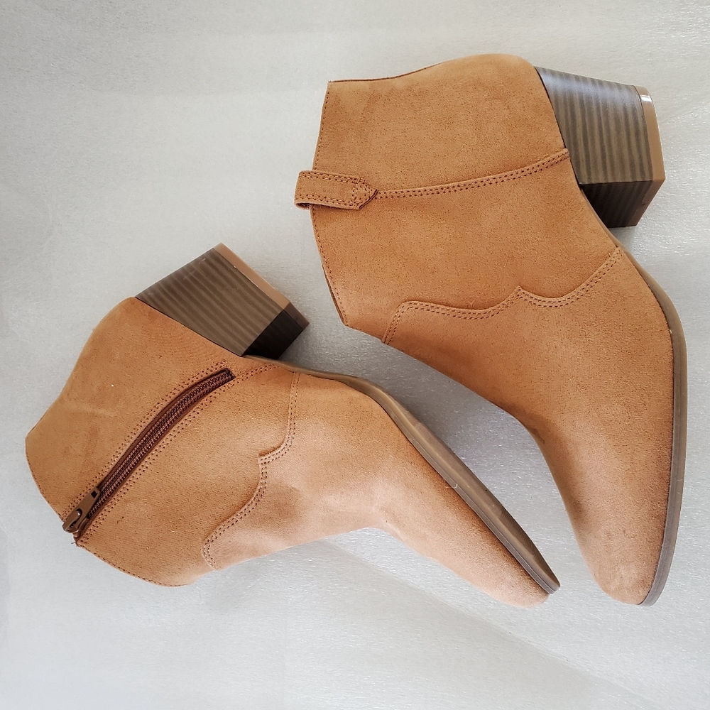 Old Navy Western Style Ankle Boot, Size 9, "Walnut" Color